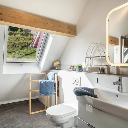 Haus Wiesenruhe 펜션 *